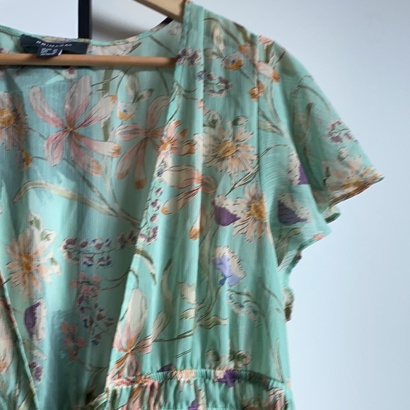 Unique sheer waterfall floral beach cover up NWOT Size 14 M/L - Picture 7 of 11